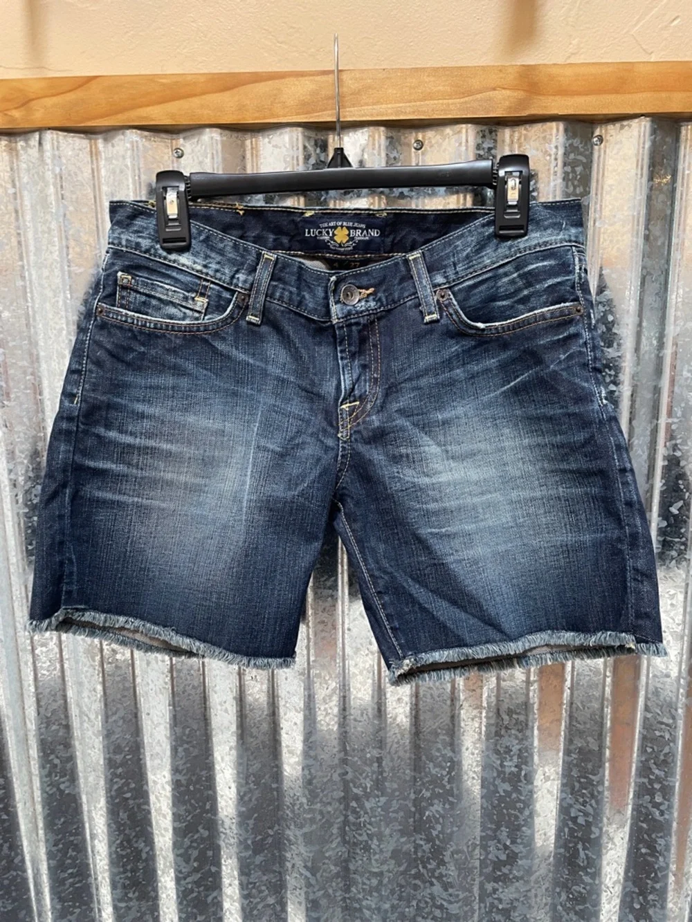 Lucky Brand Riley Short - Picture 2 of 9